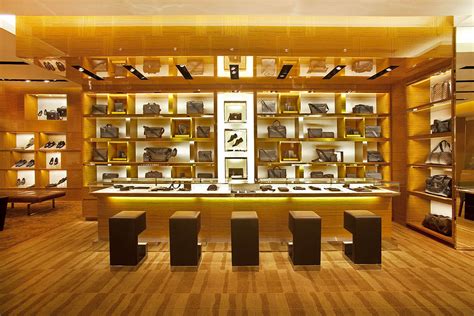 louis vuitton brescia outlet|louis vuitton california.